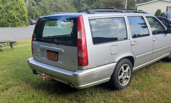 1999 VOLVO V-70 AWD 4x4 - $4,800 (Plattsburgh)63441376547971122