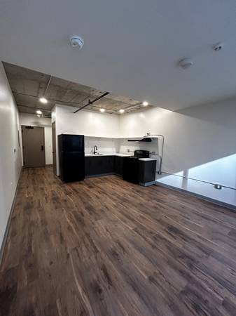 $1,950 / 281ft2 - Aire acondicionado, baño con baldosas, estufa eléctrica63686745348611121