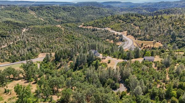 $440,000 / 5br - 3855ft2 - 17328 Broken Ridge Road, Round Mountain $440,000 (Round Mountain)63972382132355122