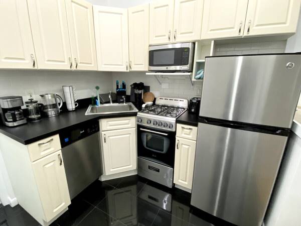 $3,500 / 550ft2 - Cozy Fully Furnished Studio Apartment (East Harlem)64033800167683123