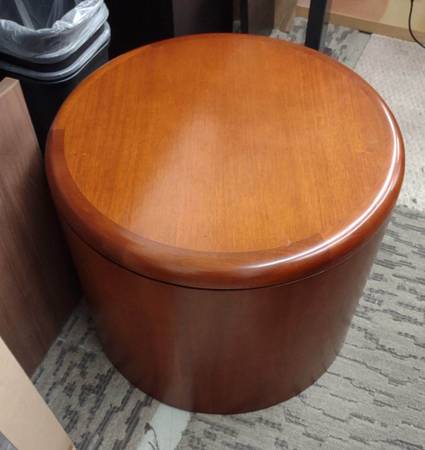 Cherry Wood Round Reception Area Coffee Side Table New $479 1