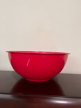 *** RED *** LARGE MELAMINE BOWL *** NEVER USED *** 11 BY 5 BY 5 1