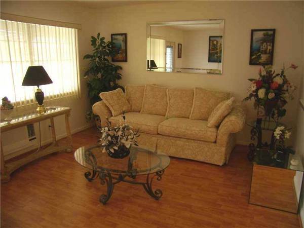 $129,900 / 1br - 709ft2 - Century Village One Bedroom One and a half Baths (Deerfield Beach)63983675189634122