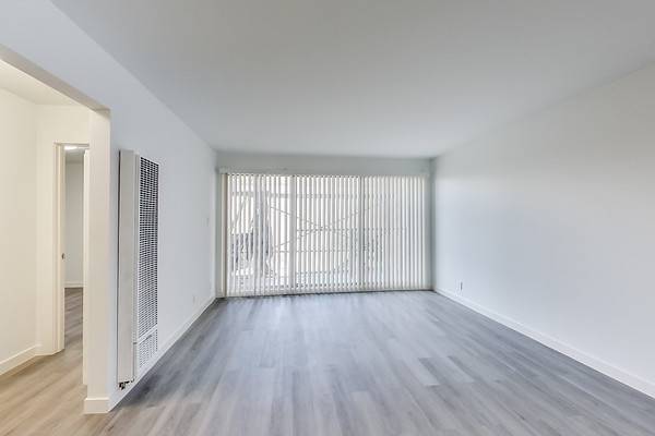 $4,095 / 2br - 689ft2 - Anza Vista/240 St. Joseph/W/D in unit/Balcony/Available Now!! (laurel hts / presidio)64000757422594121