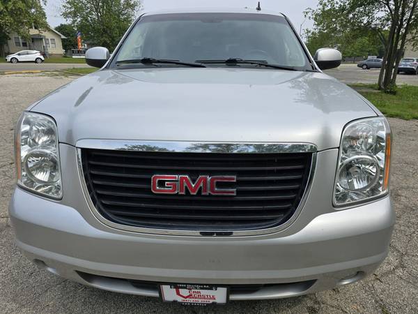 2013 GMC YUKON XL - $5,999 (ZION ILLINOIS)63618900176641121
