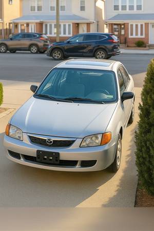 Mazda Protegé ES 1.8 L - Clean Title - Well Maintained - MultiCD 1