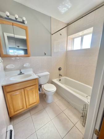 $1,800 / 1br - Marble Floors,Very Good Condition,Near Kissena Park,Pet OHablo Español (Flushing)63854193618433123