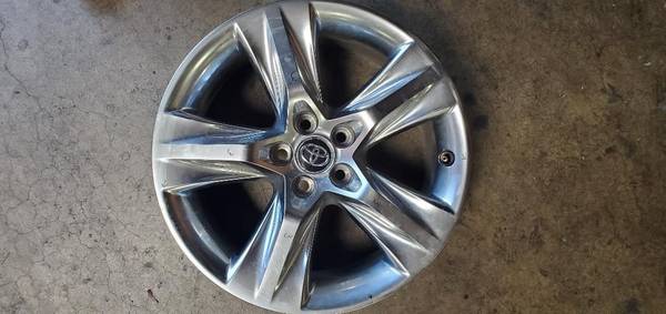 19 " Toyota wheel 1