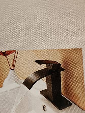 Fransiton black bathroom faucet.New 1