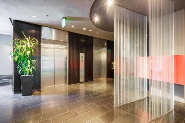 $4,110 / 1br - 780ft2 - Boutique Living: Stunning 1 BR with Soaring Ceilings & Designer Touch (san jose west)63861102258945124