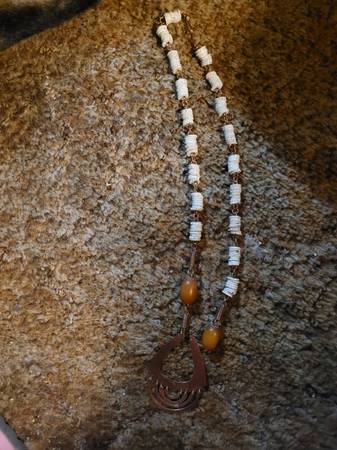 Vintage shell amber copper pendant necklace 1