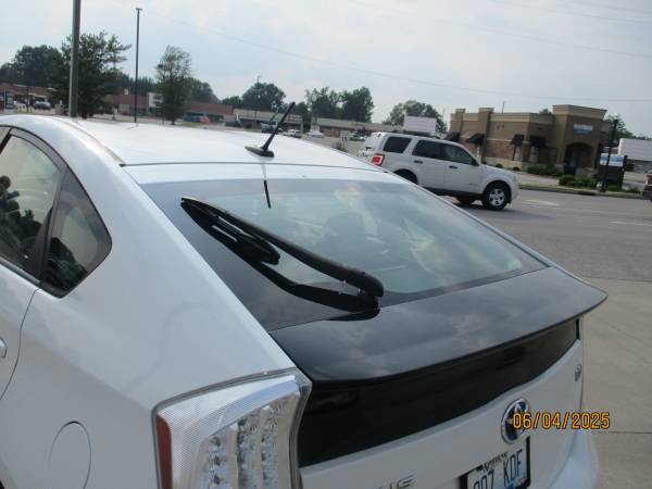 2010 Toyota Prius II 4dr Hatchback     **EXTRA NICE*** - $3,950 (1438 E 10th Street Jeffersonville, IN)63621807368833124