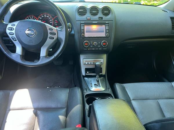 09 Altima V6 SE Limited >One-owner<  Pristine condition! - $4,500 (Edmonds)63624422409473124