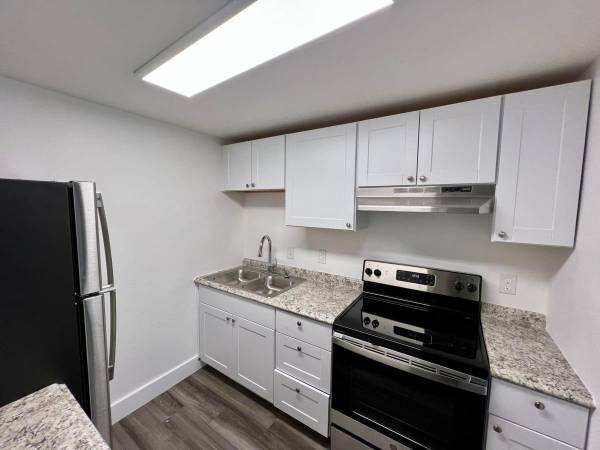 $1,650 / 3br - 1200ft2 - 3 Bedroom Floor Plans, On-Site Laundry Facility, Basketball Court63669207723651121
