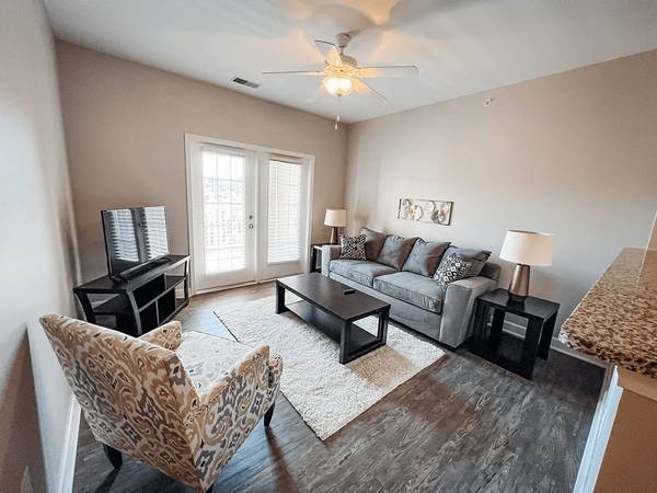 $1,830 / 3br - 1320ft2 - 3/BD 2/BA, Centro de Fitness de Circuito Completo, Ubicado en Scott Depot! (98 Devonshire Dr, Scott Depot, WV)64010834716161122