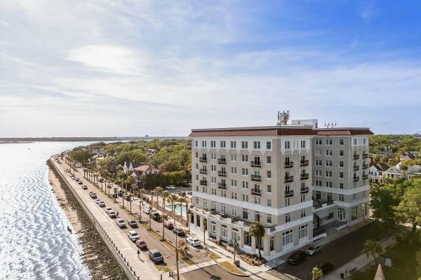 $125 / 1br - 577ft2 - Sur de Broad (Charleston)64016104592131121
