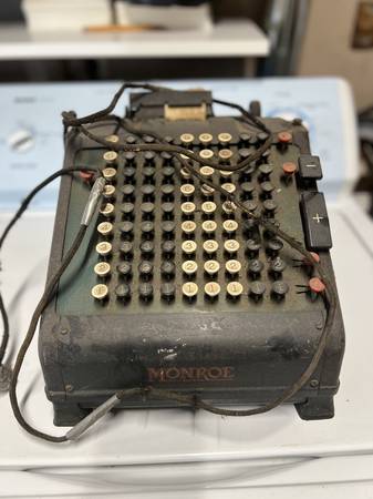 Vintage Monroe Mechanical Adding Machine 1