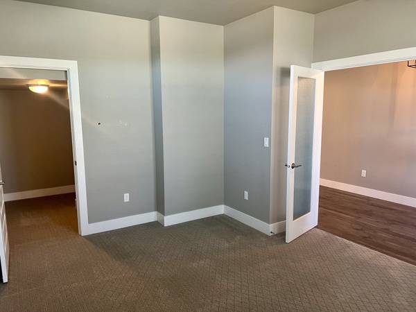 $685,000 / 5br - 3029ft2 - Upgraded Home for Sale (Richland)64145504493697124