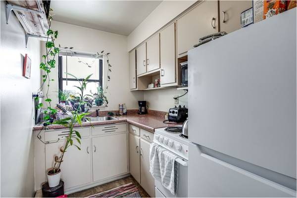 $915 / 403ft2 - ***Special Price $915!  Dunlap Studio Close To Como Park!! (Como)63990383775490122