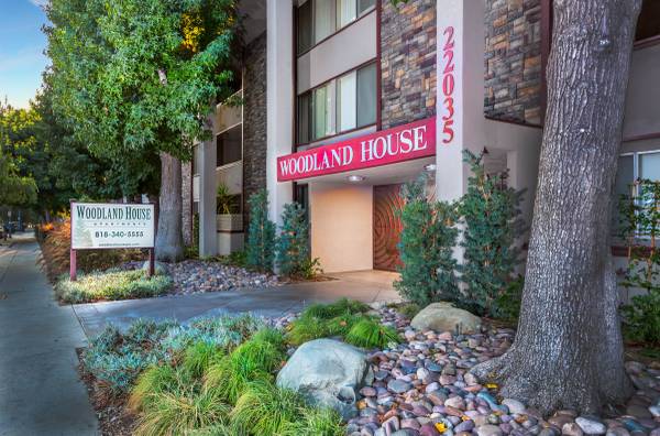 $2,855 / 2br - 1200ft2 - Luxury 2BR in Woodland Hills | $2,155 per month + $1500 Bonus! (Woodland Hills)63840114723715121