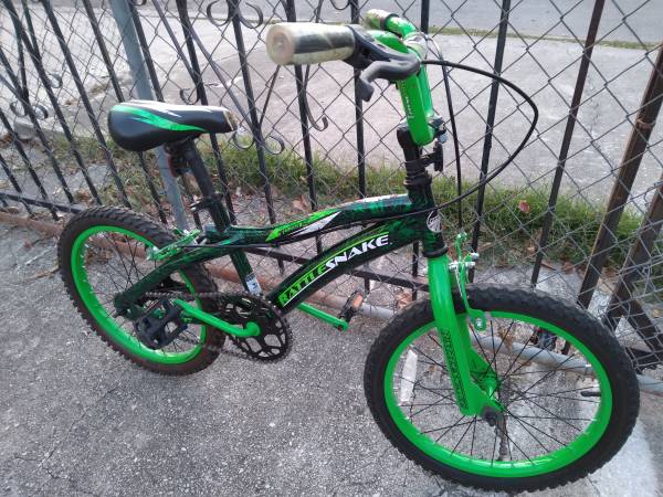 BOYS 18 INCH OZONE 500/RATTLESNAKE BIKE 1