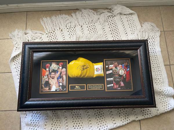 Manny pacquiao singed glove $1300 1
