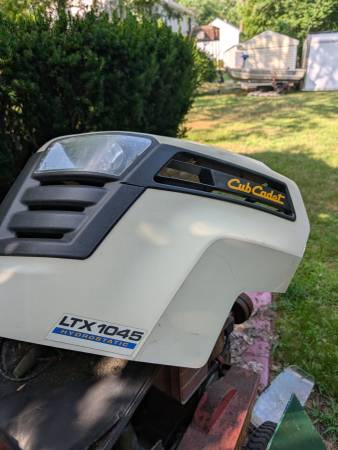 cub cadet hood - $15 (MILFORD)63470985207681120