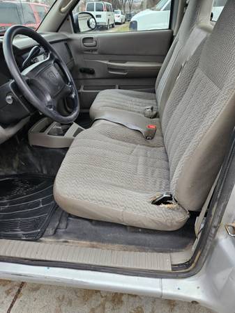 ONE OWNER 2001 DODGE DAKOTA 4X4 77K MILES - $4,990 (richland)63470422067715122