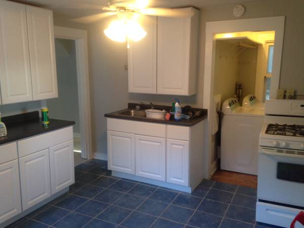 $1,000 / 1hab - 650ft2 - Bonito segundo piso de una vivienda dúplex - Calefacción incluida (NE Minneapolis)63868816028545122