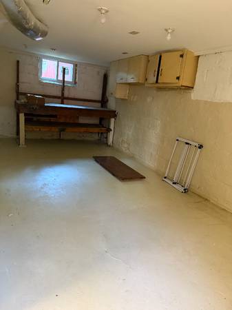 $3250.00 / 4br - 2200ft2 - Charming and spacious bungalow perfectly located in the heart of downt63896039188098122