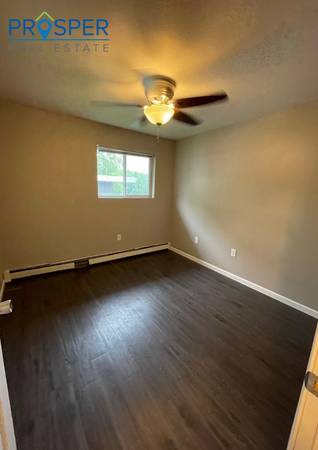 $1,600 / 4br - 4 Habitaciones 1211 South Dewey Street- Unidad 8 - Disponible junio de 2026 (Eau Claire, WI)63845960673025122
