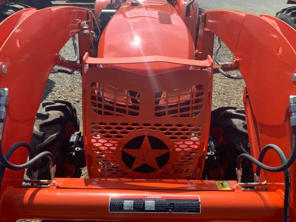 Kubota L4701 - 4x4 con cargador - $28,900 (Vincent)63440335444481122