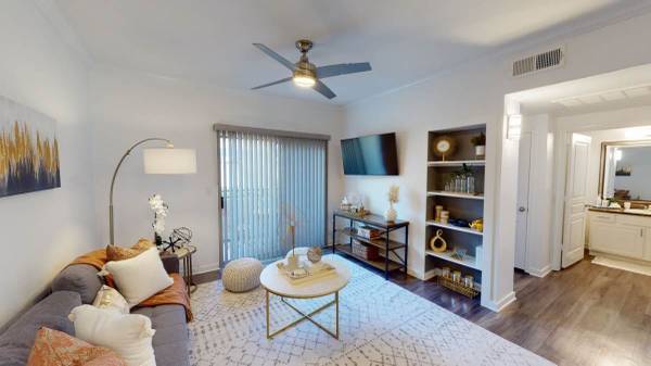 $1,670 / 2br - 1039ft2 - Your dream 2 bed, 1 bath is closer than you think! Call now! (Dallas)63867603326209124