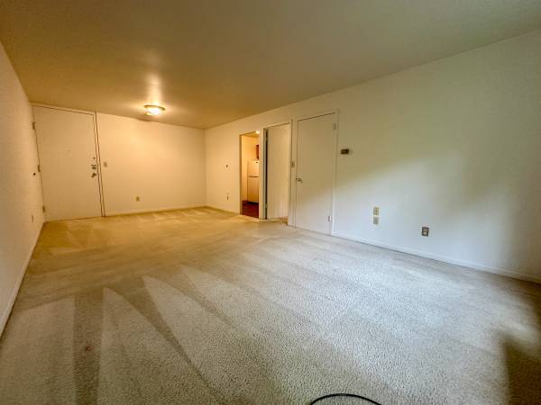 $935 / 1br - Beautiful 1BR in Greentree! Heat & Storage Included!! Call Today!! (Greentree / Crafton / Beechview / Mt Washington / Dormont)63664543903361122