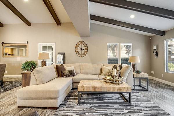 $1,695 / 2br - 850ft2 - Located in Sacramento, 2BD 1BA, Vaulted Ceilings (2825 Tiber Dr, Sacramento, CA)64043668409089122