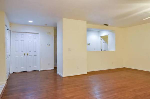 $915 / 1br - Cozy 1BR – near parks, shops & Capitola Village  in Capitola (capitola)64055521891971121