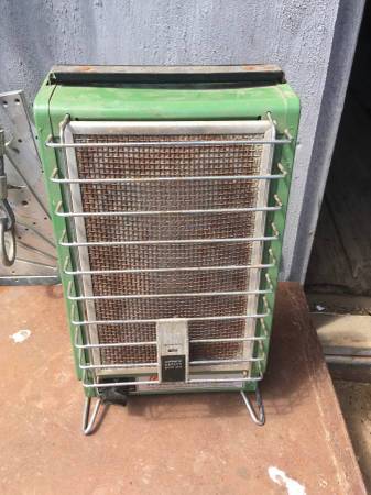 1972 Coleman Propane Catalytic Heater 2000-5000 BTU 1