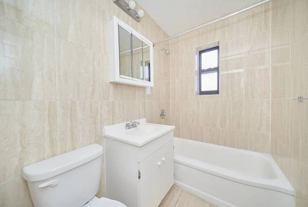 $1,700 / 2br - Renovated 2BR in Historic Brownstone (11216)63698553220227122