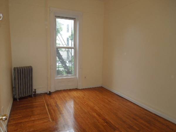 $2,950 / 2br - BRIGHT AND AIRY 2 BEDROOM IN BROWNSTONE A & C TRAINS AT NOSTRAND AVE (Bedford Stuyvesant)63788598193537124