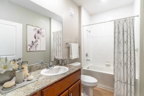 $1,579 / 2br - 1190ft2 - Chef Style Kitchen, Oversized Porch (Deland)63791497778817124