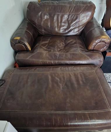 XWide chair &ottoman 1