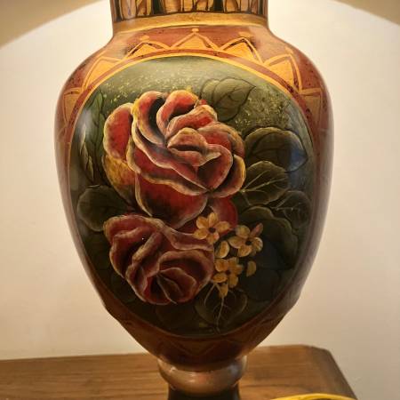 PAIR Painted roses lamps 1
