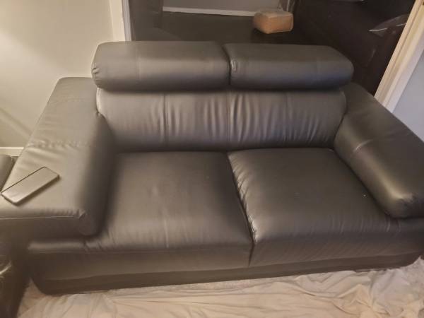 Leather Love Seat 1