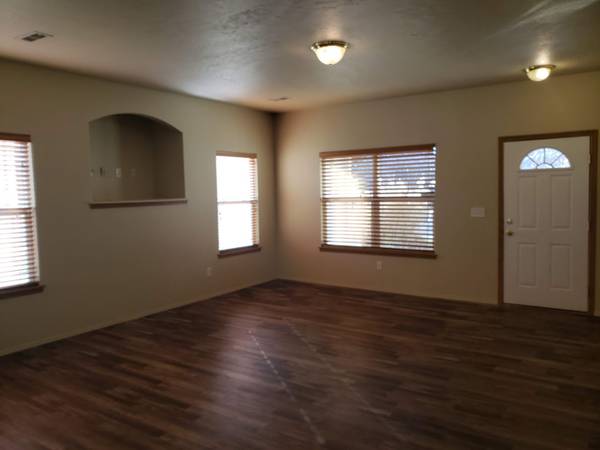 $1,995 / 3br - 1462ft2 - 8460 W Salt Creek Ct Boise - Convenient Corner Lot! D/8460 (Boise)63794920374017122