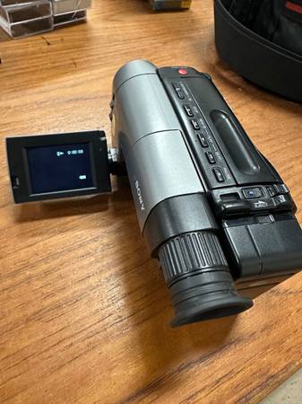 Sony camcorder CCD-TRV11 8 Mm video recorder - photo/video