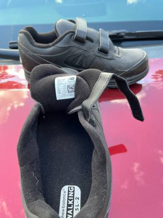 Womens New Balance walking shoes 1