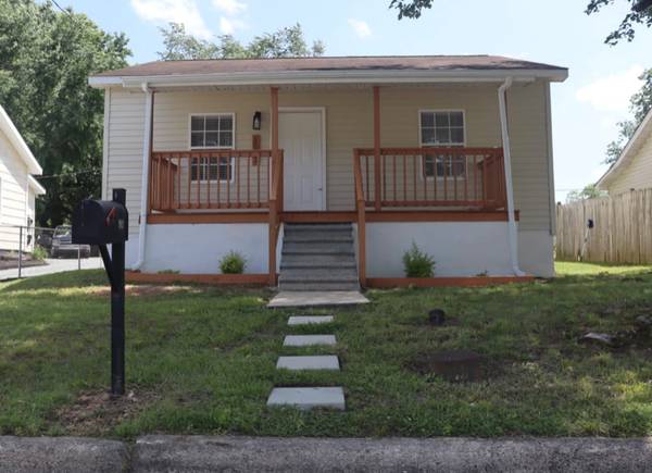 $1500.00 / 2br - 808ft2 - Fully Renovated Single Family Home!64027440312065121