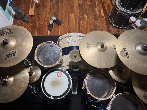 Baterista que quiere formar una banda o unirse (Gastonia)