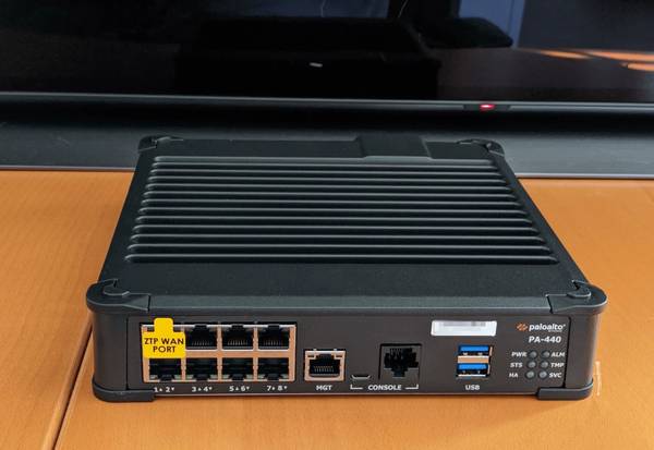 Palo Alto PA-440 firewall 1