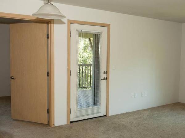 $11,411,141 / 2br - 862ft2 - Relax & Refresh In The Swimming Pool & Spa Hot-Tub (Kinsrow Avenue)63977273889538123